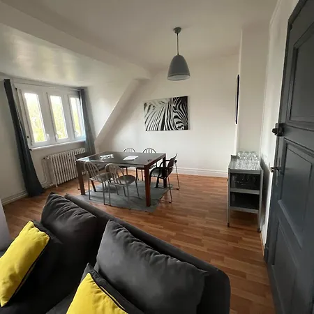 Mury 3 Apartment
